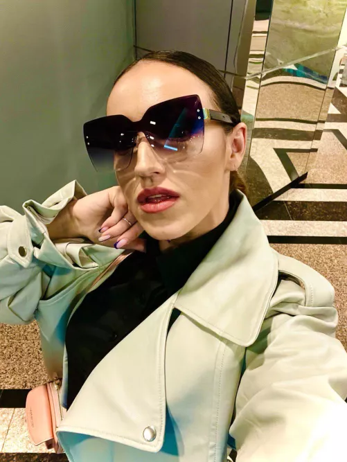 💖 Seeking someone who can make my heart skip a beat – the kind that's both charming and exciting!