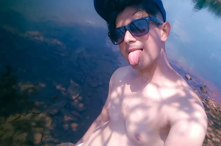 Sunday summer with cold river water 💋