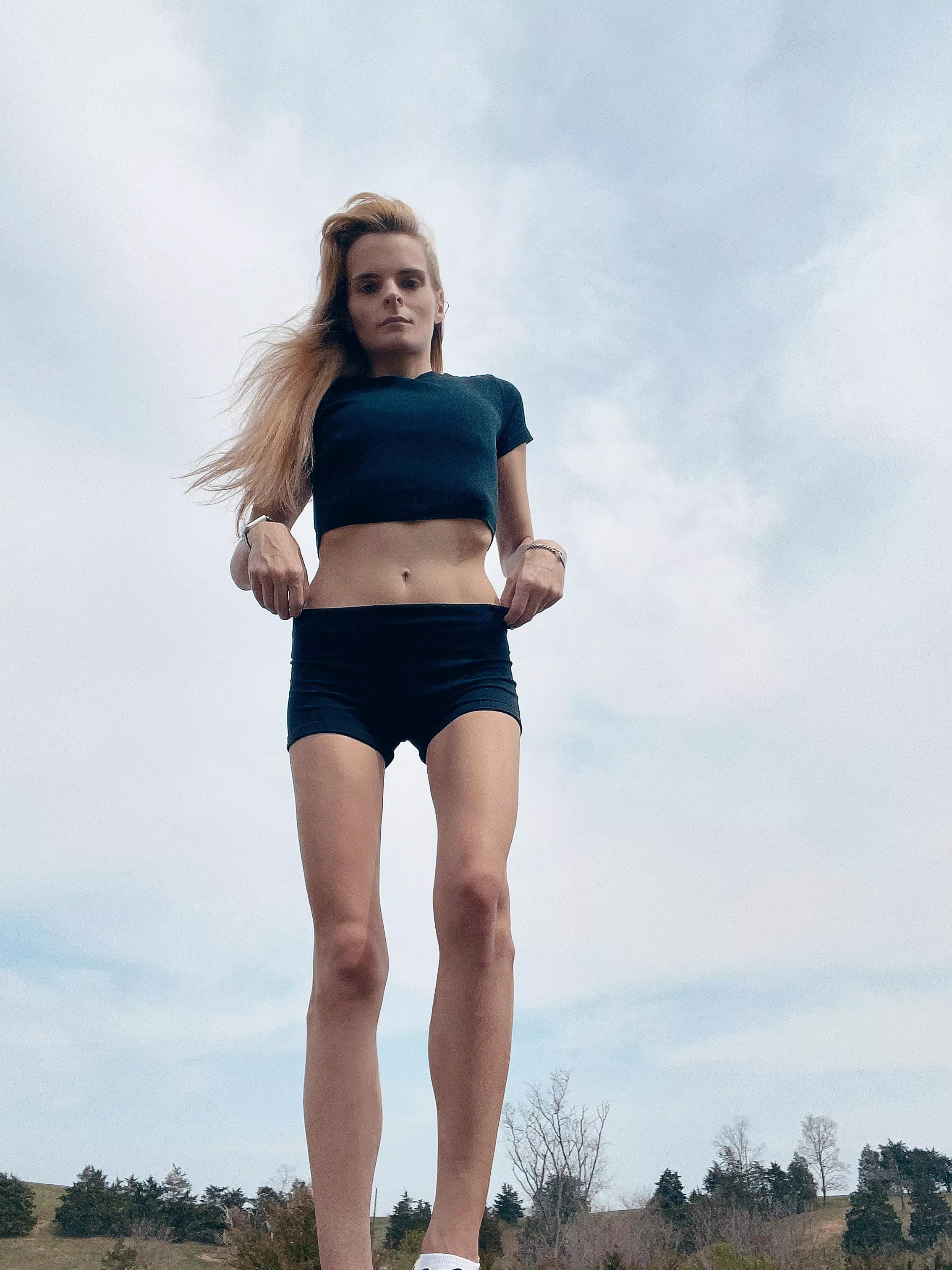 Sunnyday thighgap selfie