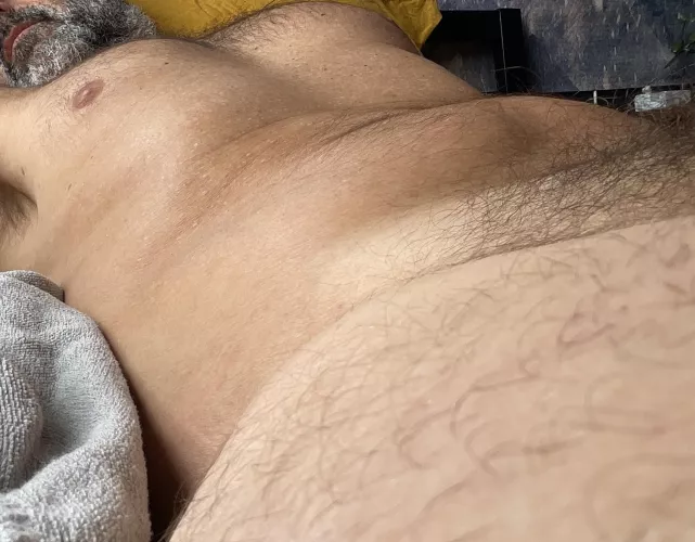 wanna jo? looking for hairy or untrimmed guys. 45. maxsky22457