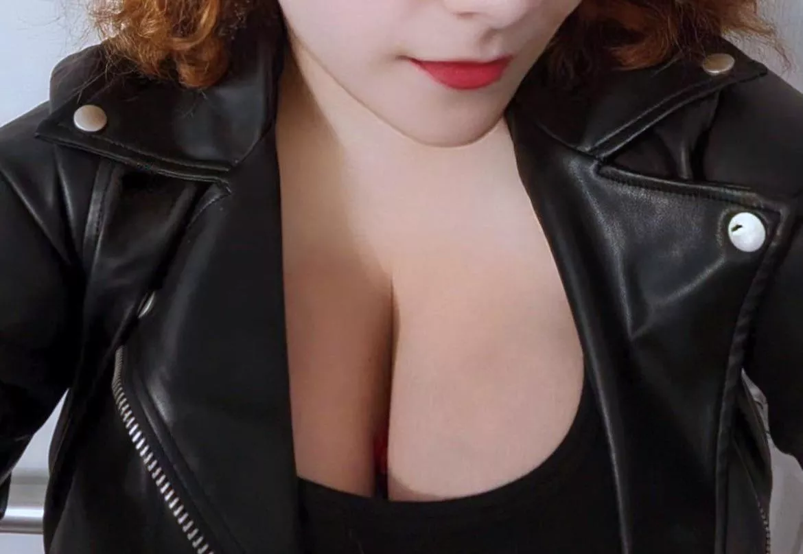 Well, my jacket used to zip up. Going to need a new one for next year!