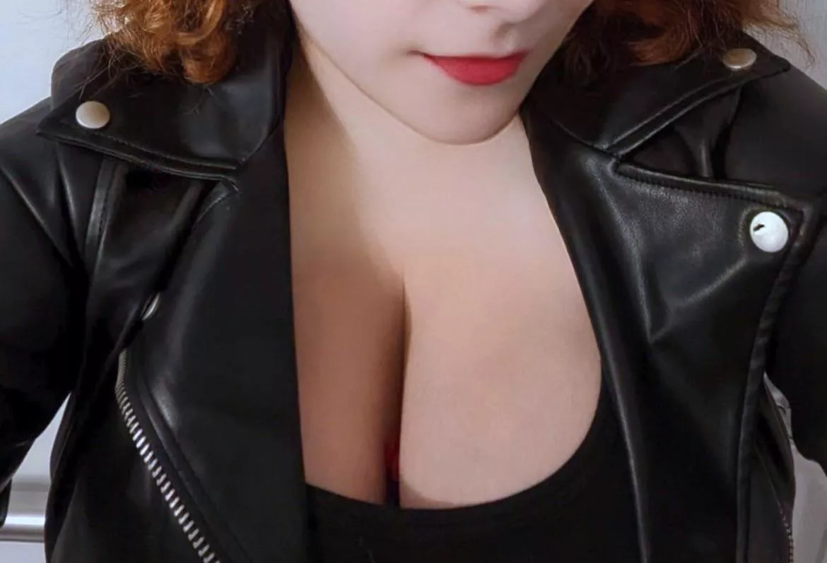 Well, my jacket used to zip up. Going to need a new one for next year!