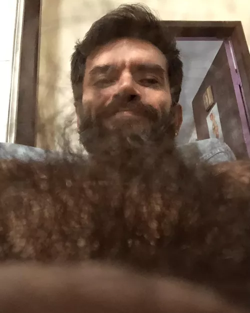 Who loves full bush?