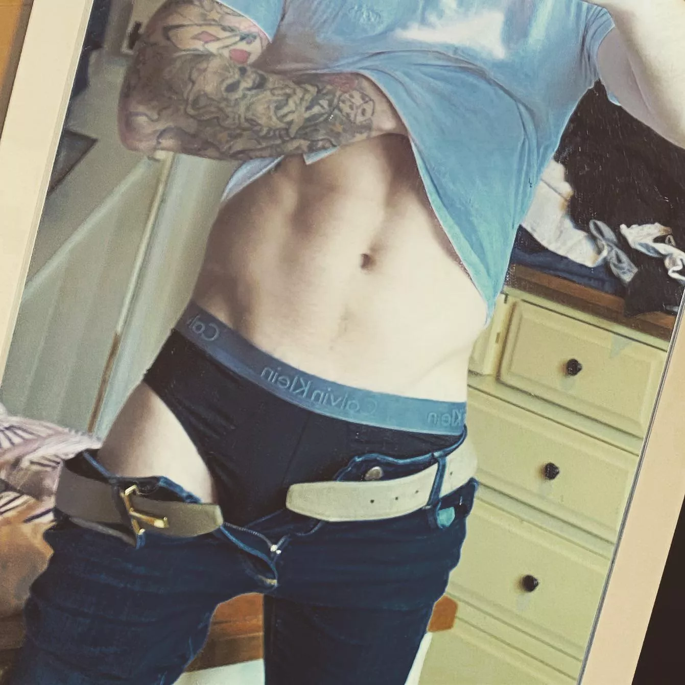 You remind me of my pinky toe…. Sooner or later I’m going to bang you on the kitchen table 😈