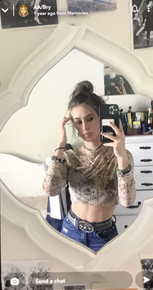 21 m anybody wanna come get naked with me and we jerk to her together snap gavin_snaps6