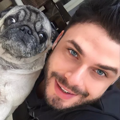 39 year old Boy for sexy daddy , Atlantic Canada here. Love to worship a hot daddy