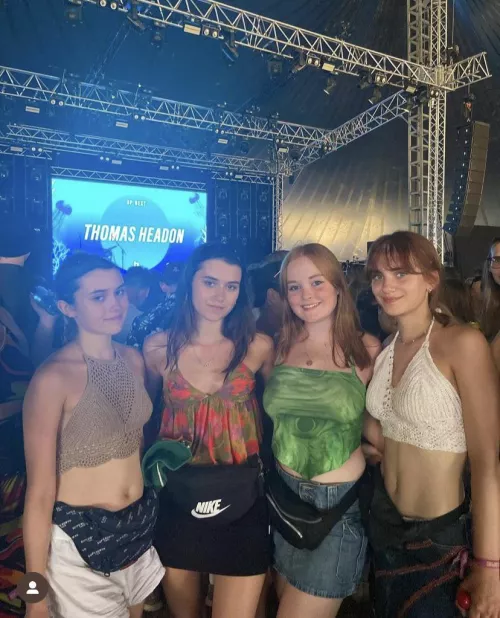 4 festival babes