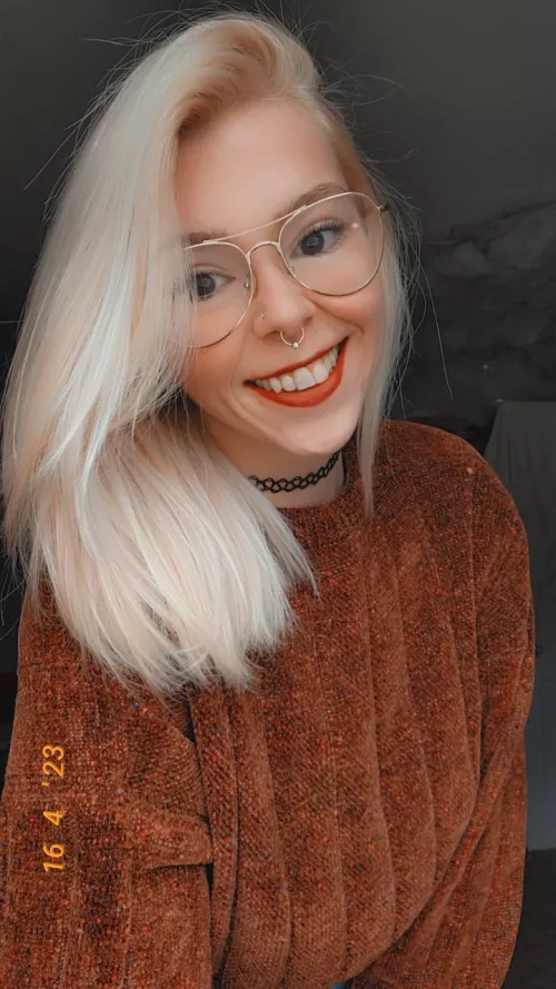 back to a blondie 🤍🤓