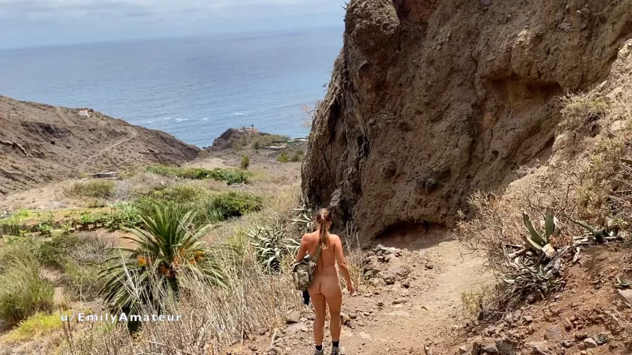 Come enjoy a long sunny hike down to the beach with me and we can go skinny dipping