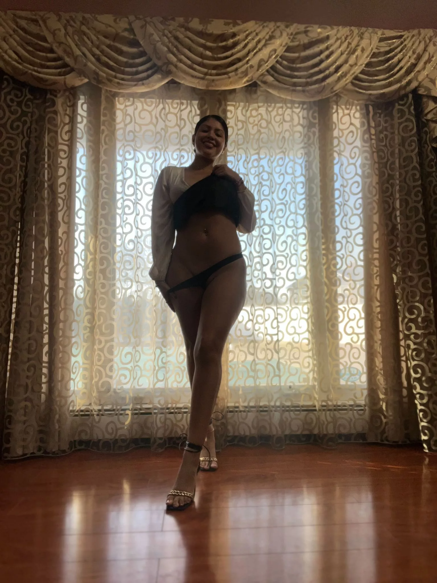 Come here and enjoy fucking my sexy body