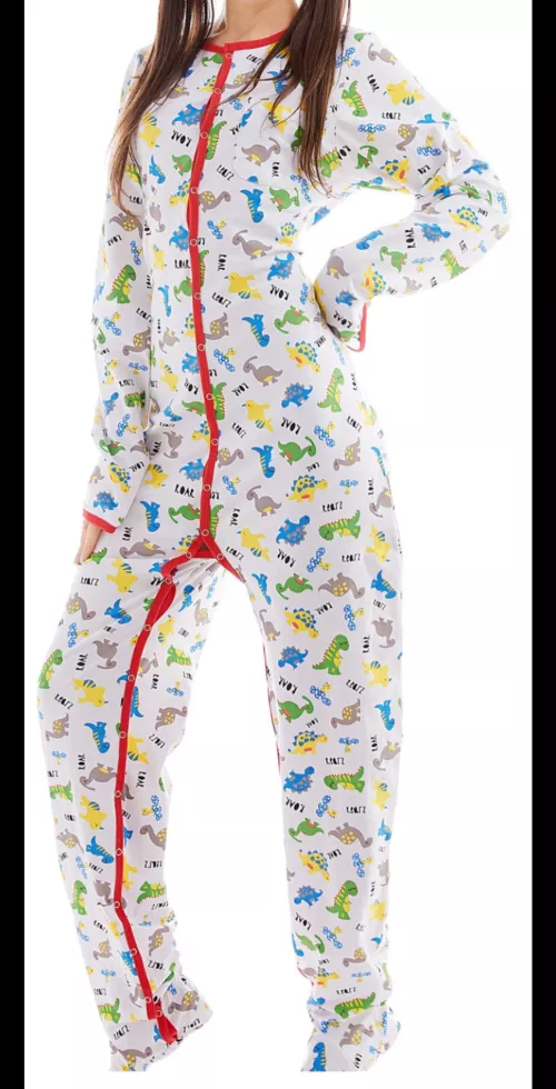 Does anyone besides Rearz make snap button full length clothes?