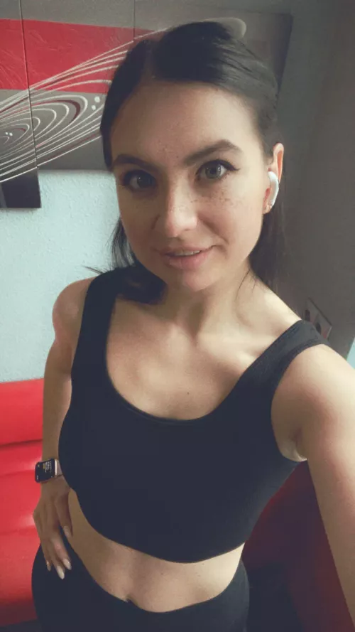 Feeling Powerful in My Black Gym Outfit Today! F33