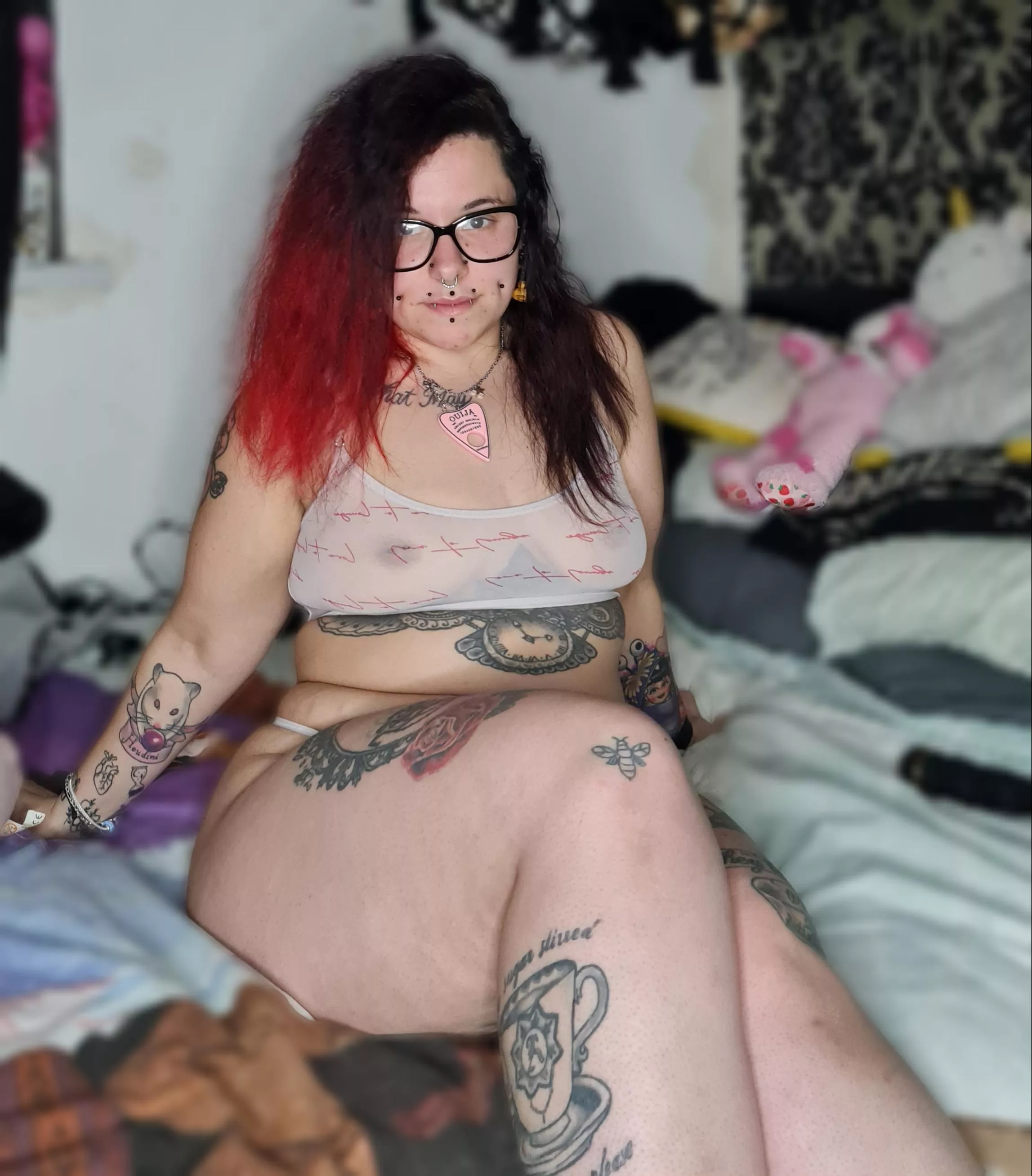 I hope you like chubby emo chick's 😘