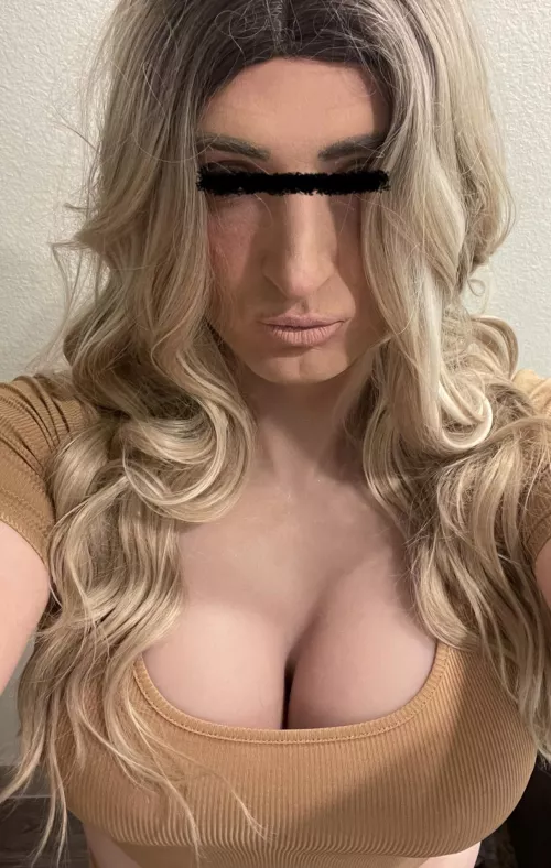 I love being a bimbo slut for use…