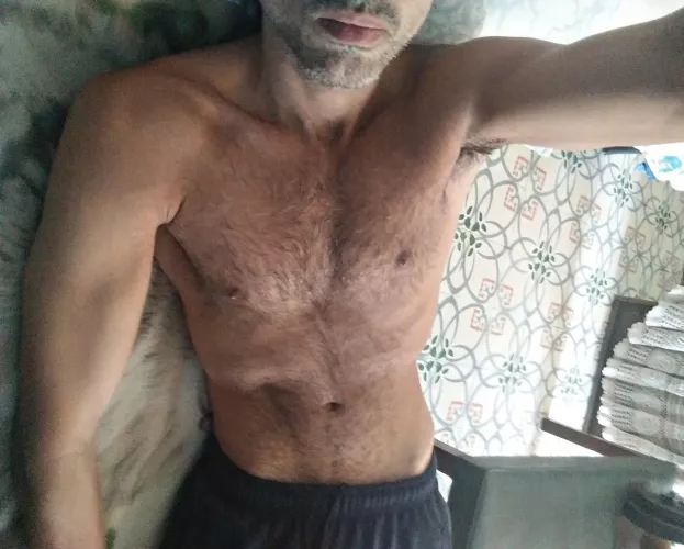 I want to meet an alpha dominant man. Pls DM me ❤️