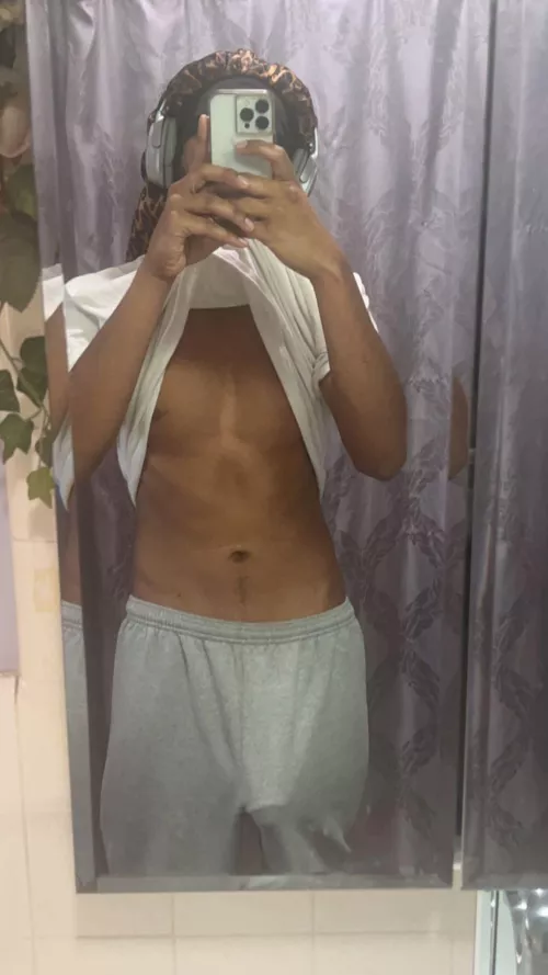 It’s true what they say about skinny guys :)