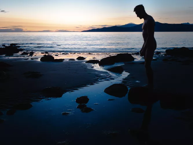 Kiss me hard before you go