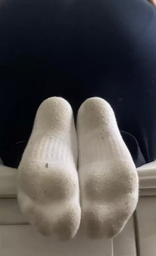 [M] My dirty socks need some love, any volunteers? 😏