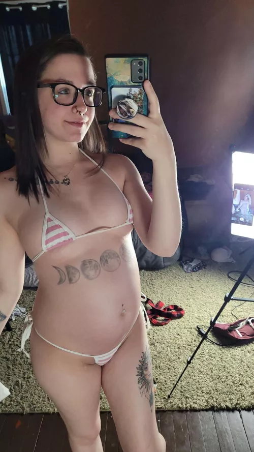 Micro Bikini while pregnant, I think it still fits 😁