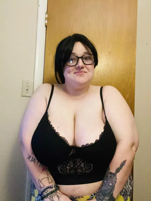 Momma trying to break out of her shyness 😘