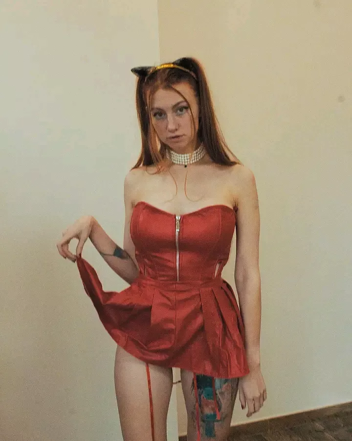 Say hello 🤗 mommy is ready to Fuck, lock and pegged the hell out of you[domme]