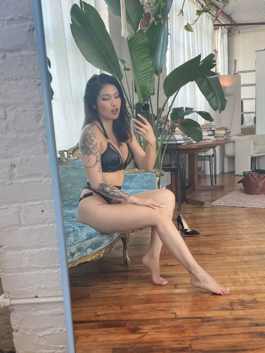 Tempting you with these perfect legs.