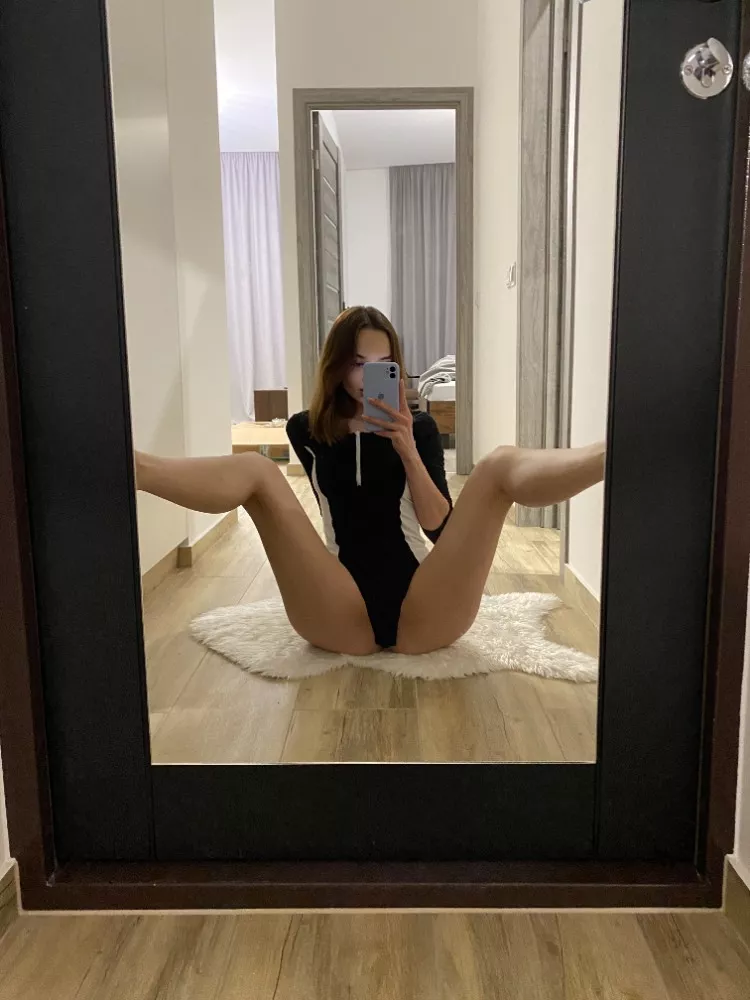 Would you be happy to have such a naked surprise in your room