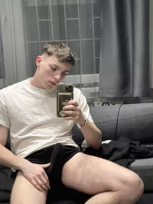 [19] @kolozsi_tomi what do u wanna do? gimme some spicy idea