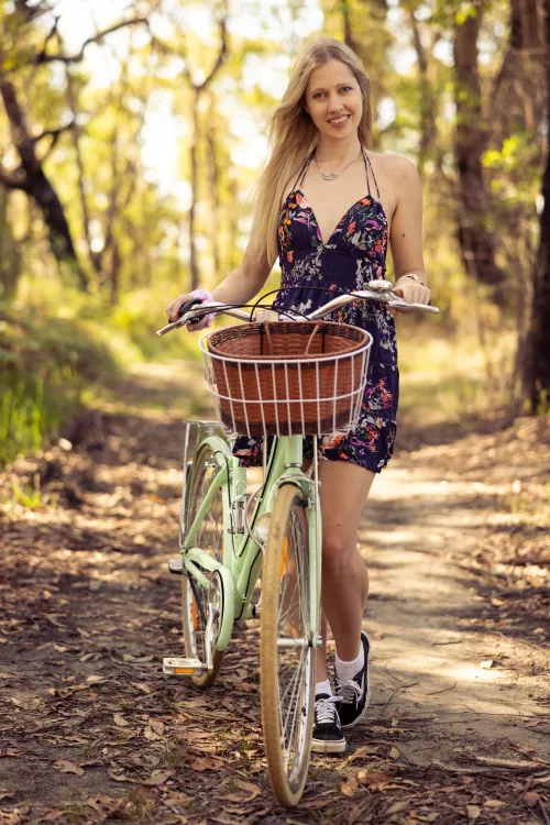 A wholesome picture with a bike