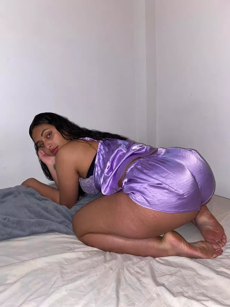 Am i too little for you 😈?