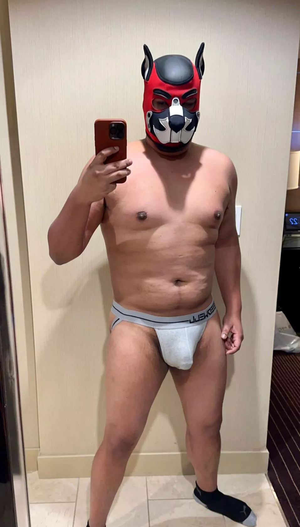 Any pups wanna play 😏