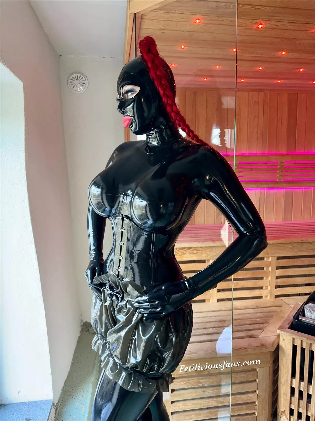 Black rubber wellness 🖤