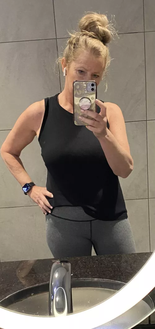 cause everyone loves a gym selfie right ?