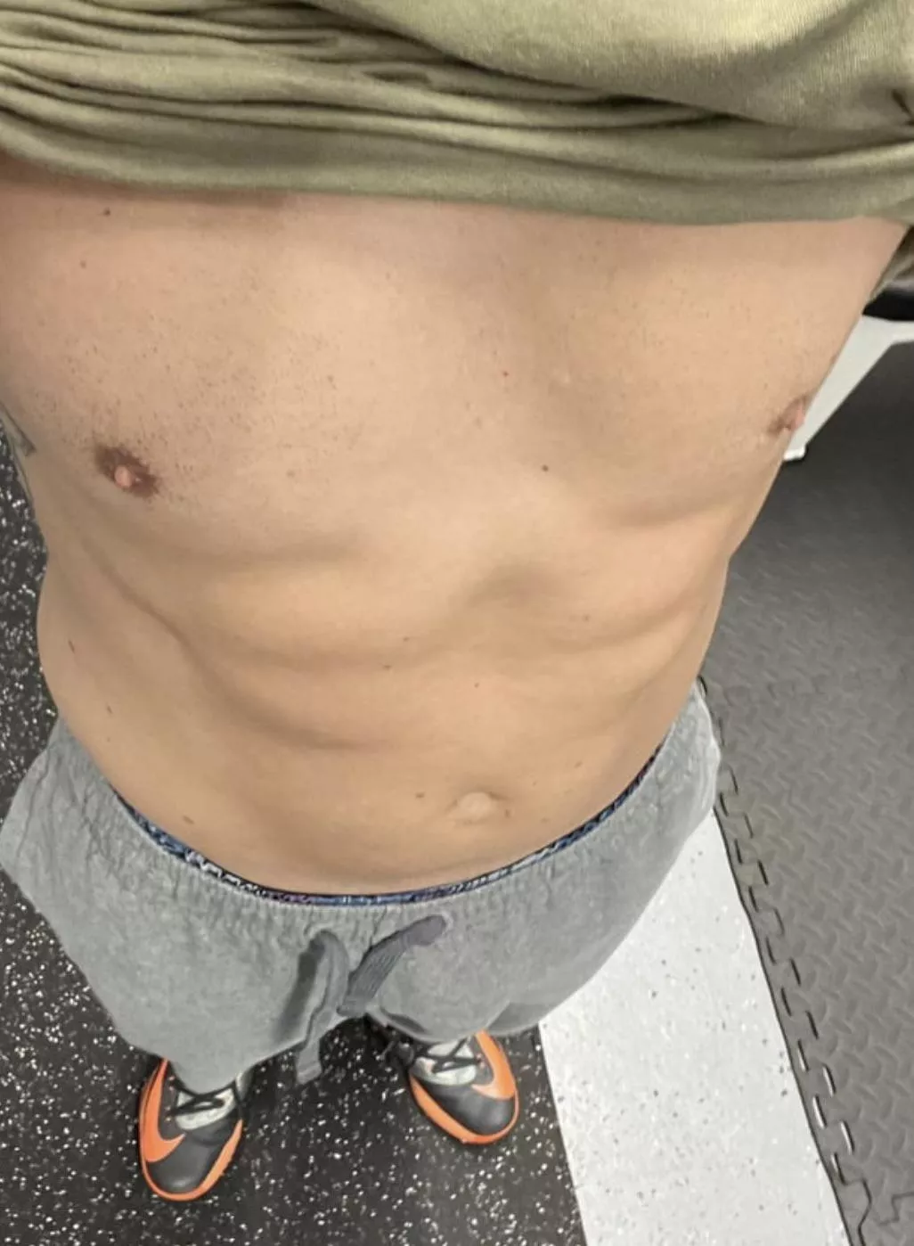 Chest day spotter wanted [m] 💪