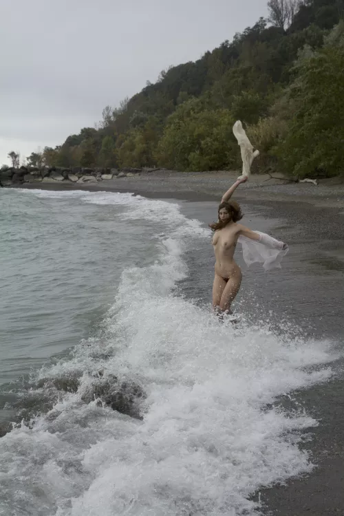 Crashing tides by ModelAdventurer