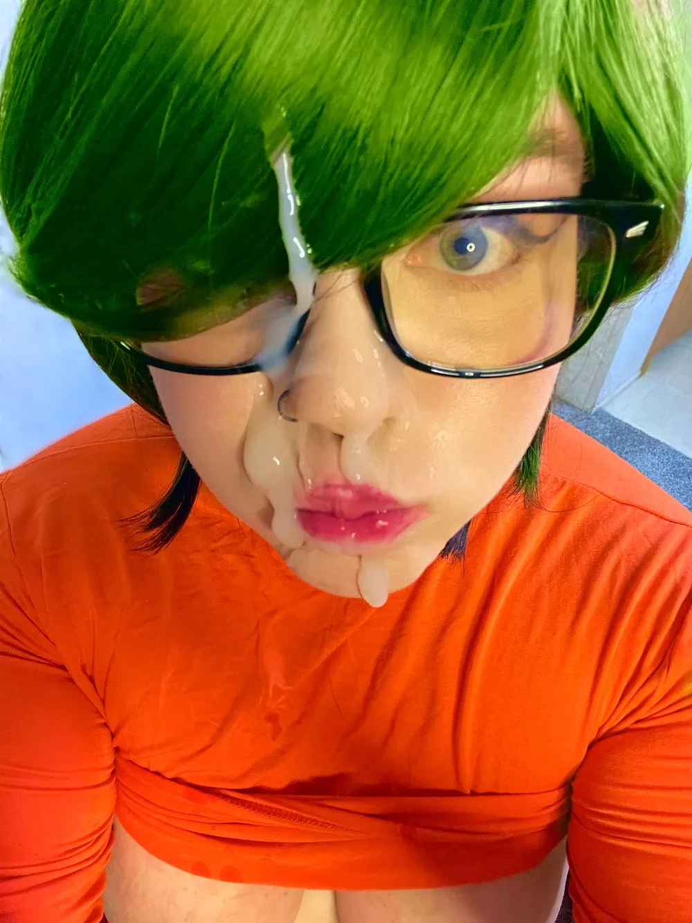 Cum on a Milf's face that loves Facials