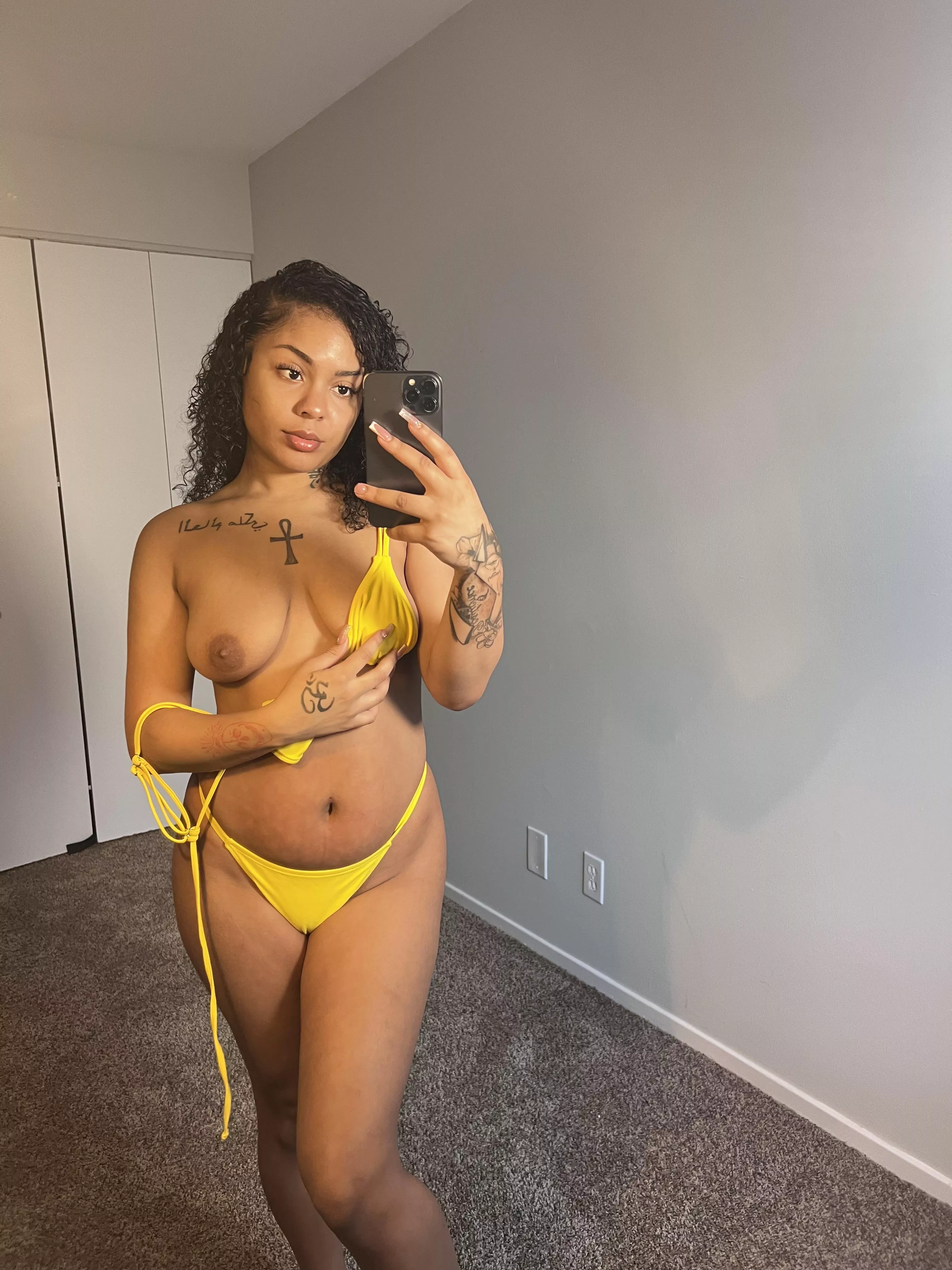 Do I look good in yellow ?