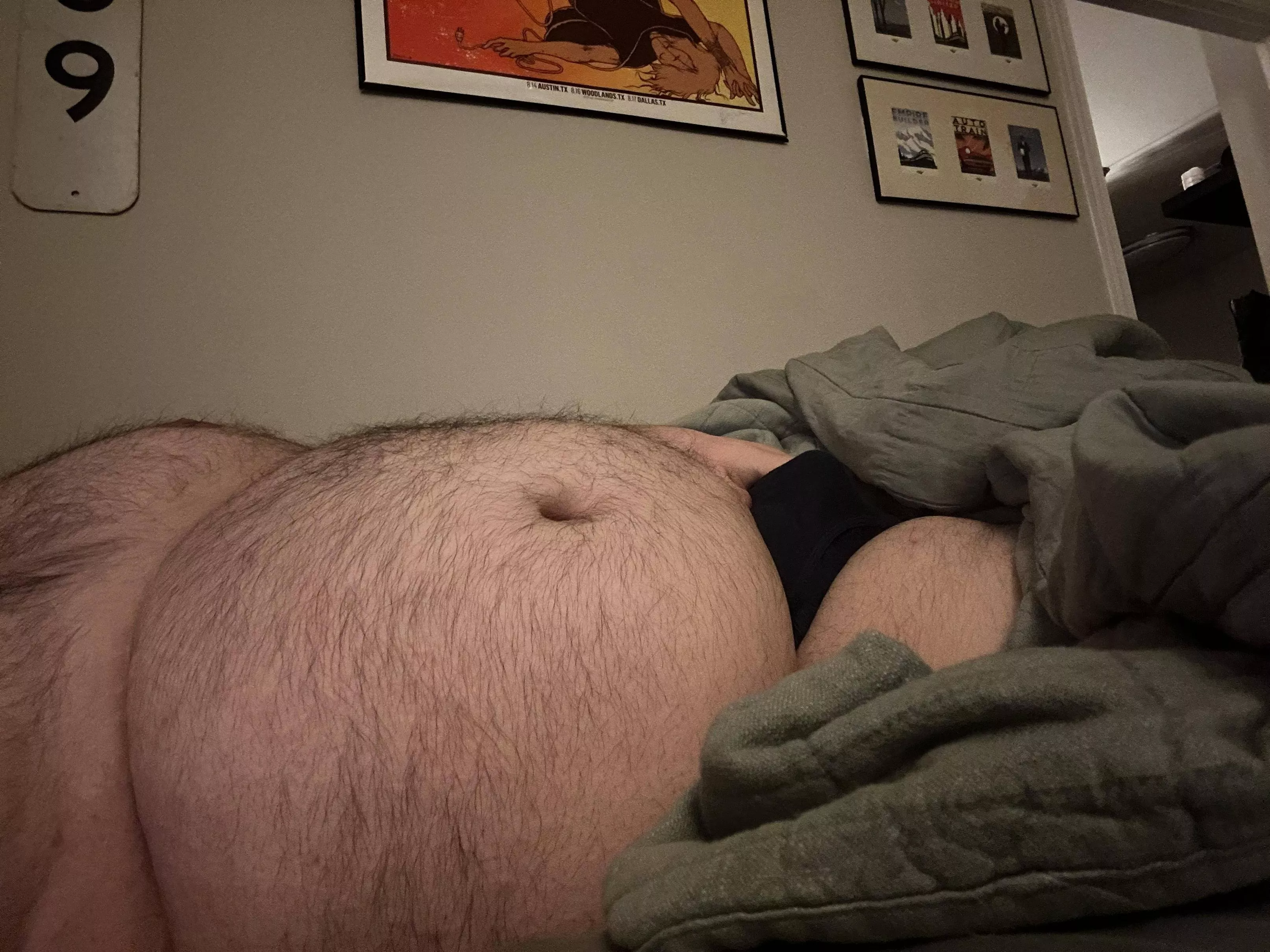 Feeling a bit horny in bed. Who wants to come help a big bear out?