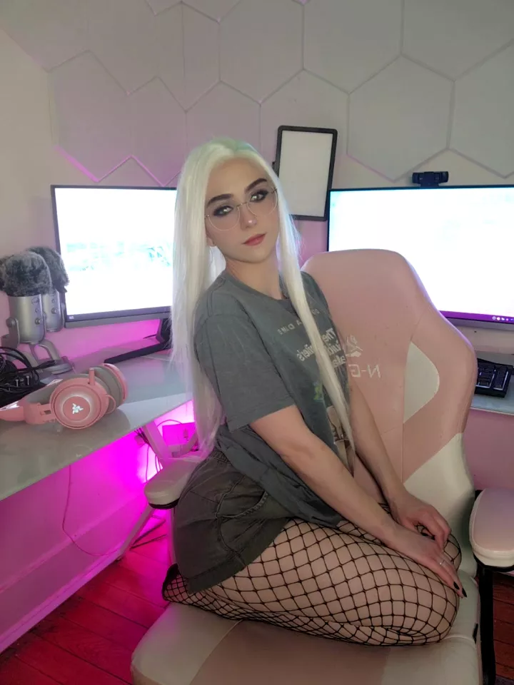 First post in a while! Same glasses because I love them!