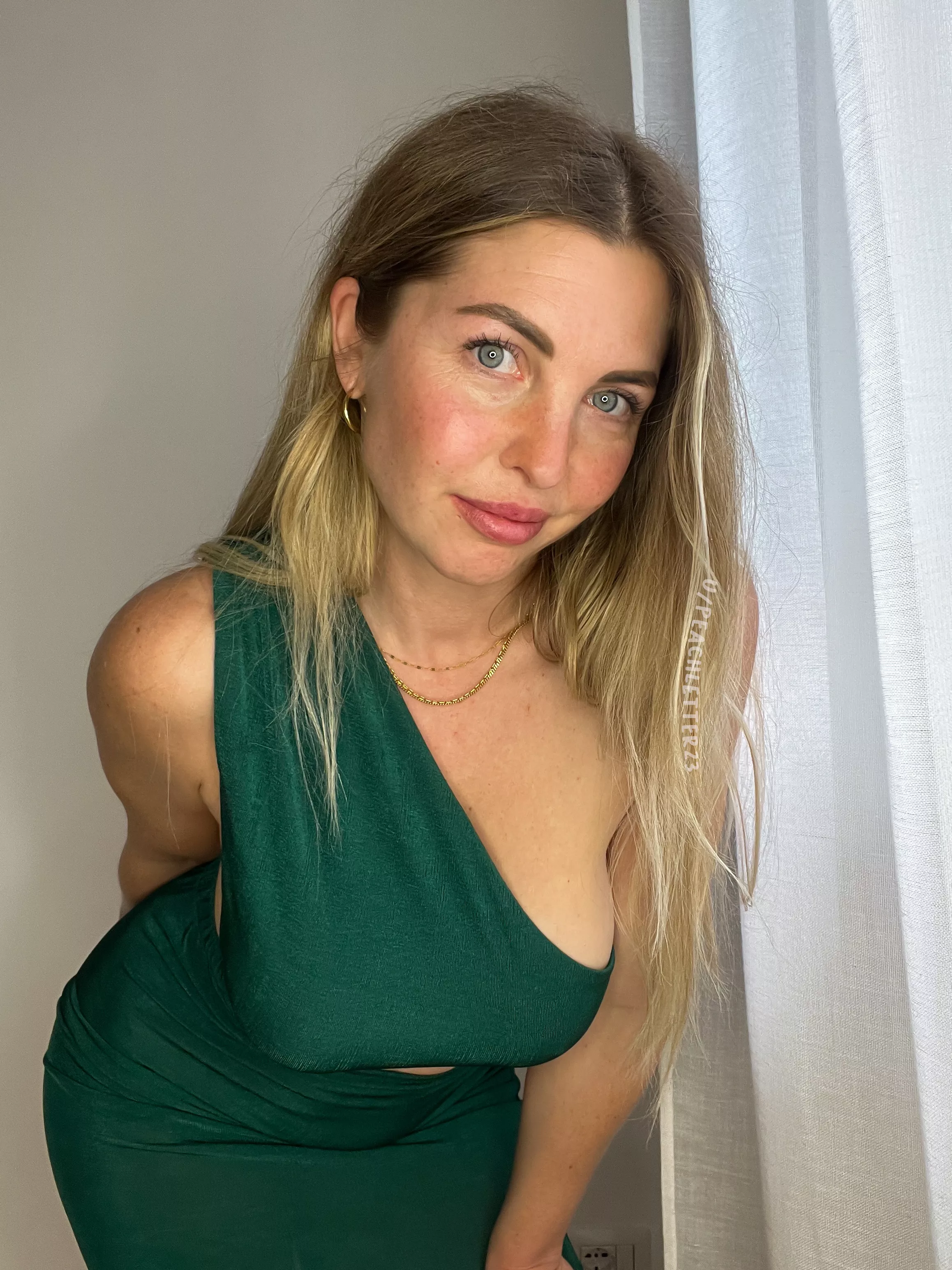 In love with this dress [f]