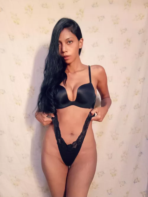 It would be si easy for you to pick me up and fuck me