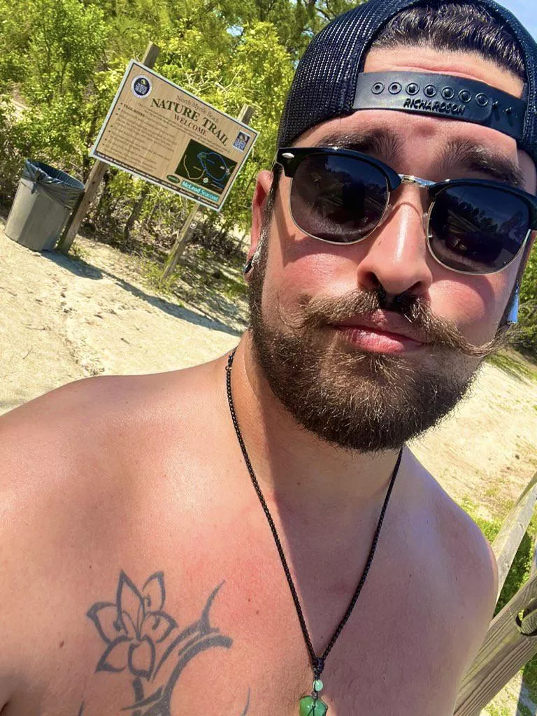 Itβs too beautiful outside to stay in, so I went on a walk on a nearby trail βοΈ π³ πΆπ»ββοΈ π³ βοΈ Itβs too beautiful outside to stay in, so I went on a walk on a nearby trail βοΈ π³ πΆπ»ββοΈ π³ βοΈ