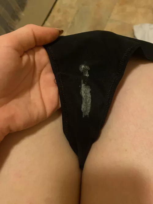 Leather trousers on a sunny day meant sweaty panties today!🙈 available