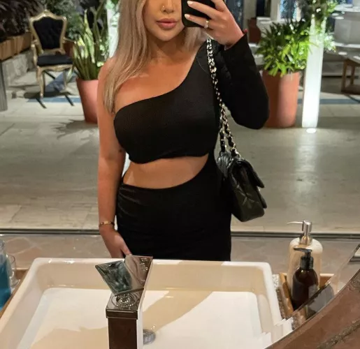 New to this! Please check out my OF, it’s free for now 🥰