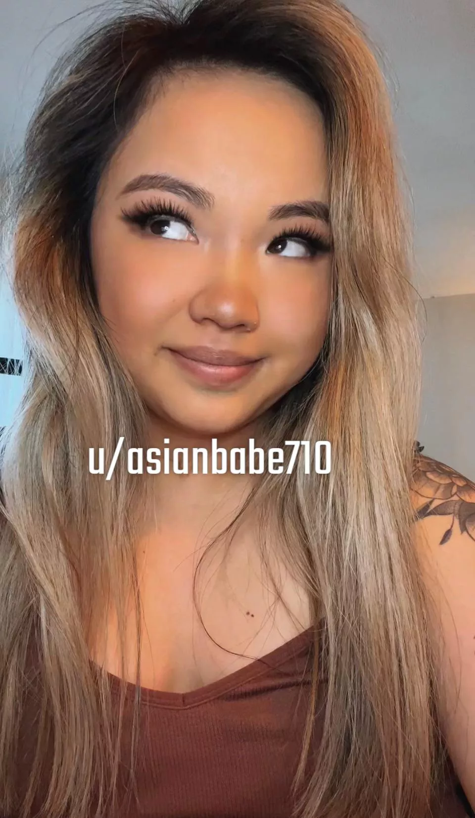Say hi if you love Asian girls