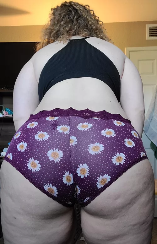 some cute flowers to cover my ass (oc)