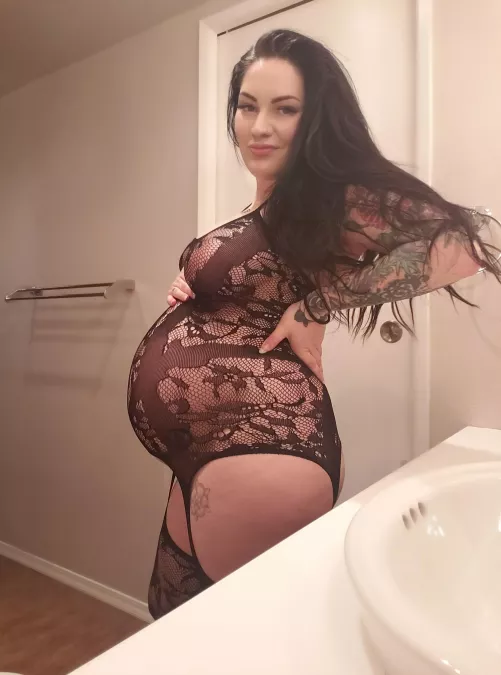 Trying to decide what my favourite pregnant outfit is...