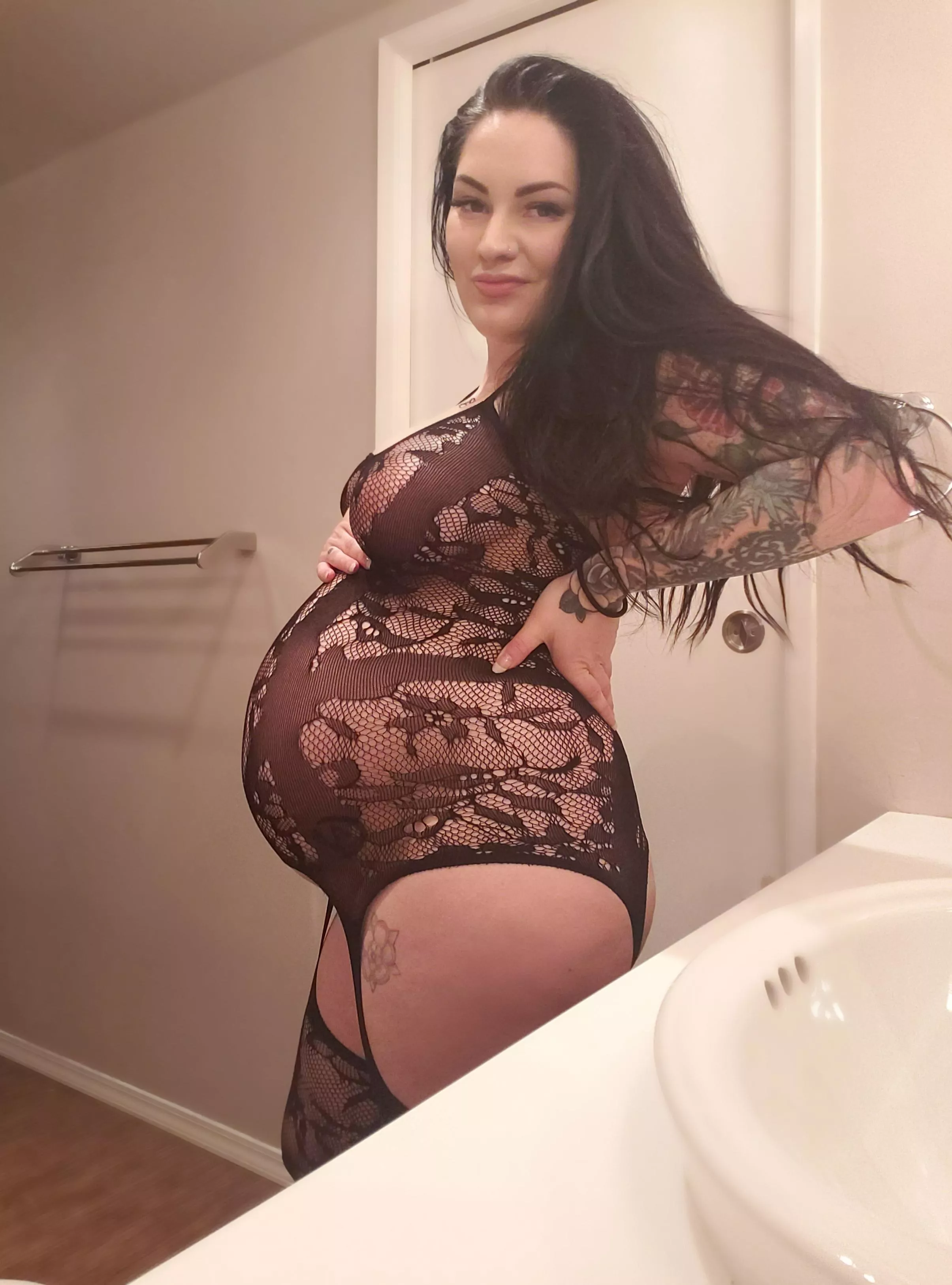 Trying to decide what my favourite pregnant outfit is...