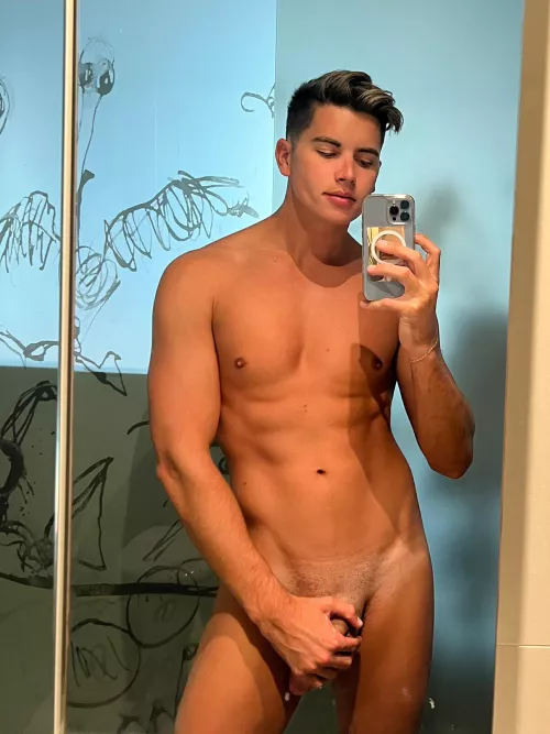 Your tall aussie twunk