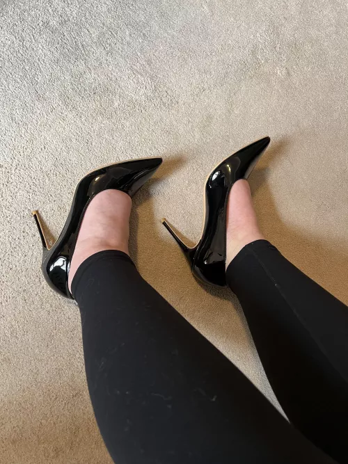 a simple black pair is so nice sometimes!